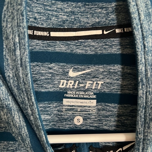 Nike Pullover - Picture 4 of 11